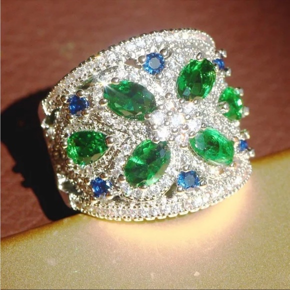 New 925 Silver Luxury Green Flower Zircon Crystal Ring for Ladies Party Ring - Picture 4 of 4